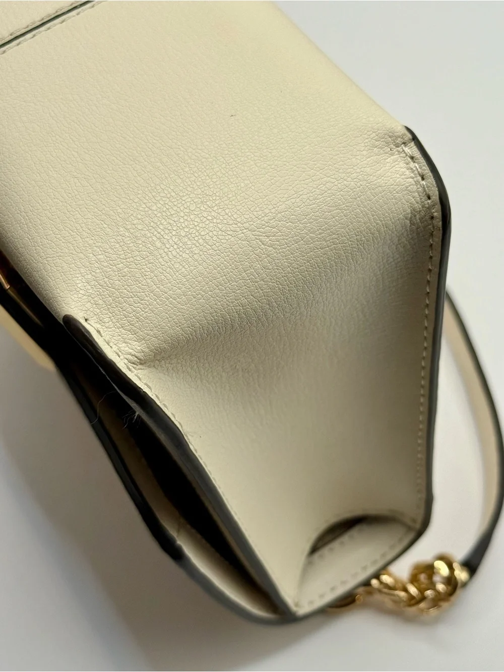 Michael Kors Cream Leather Chain Crossbody Bag Gold MK Magnetic Lock Pre-Owned